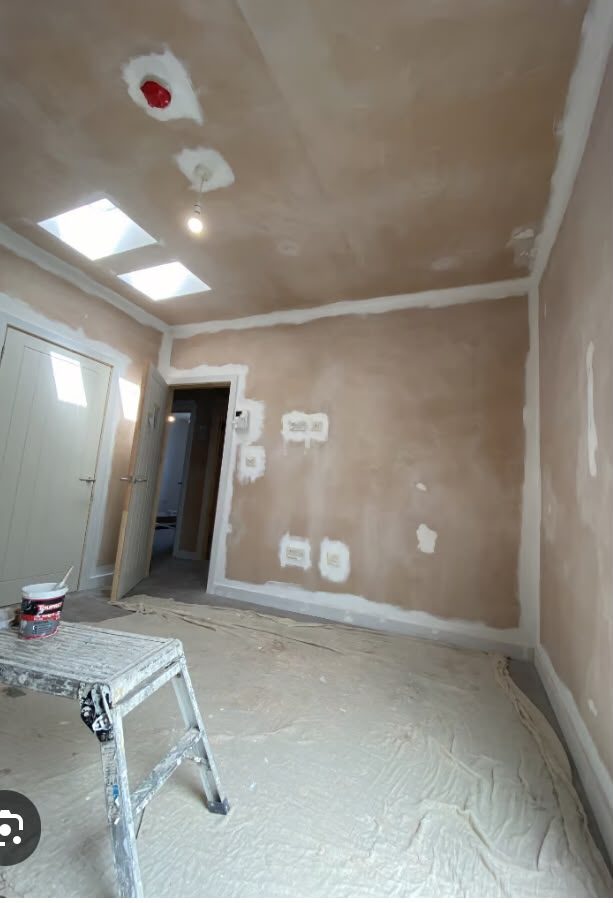 Freshly plastered room ready for painting